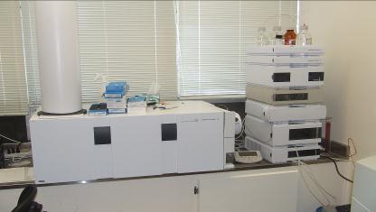 一张实验室设备的图片